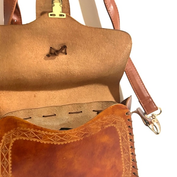 Handmade Brown Leather Crossbody Bag - Picture 5 of 8